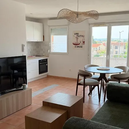 Narbonne Apartment